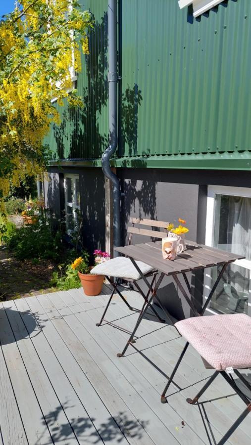 Old Charm Apartment - Keflavik Downtown Bagian luar foto